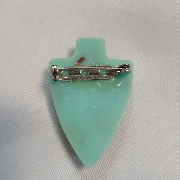 Vintage 1950's Lucite Arrrowhead Bowling Brooch Mod Stylized Enamel Pin Brooch - Picture 2 of 4